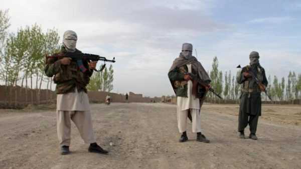 আফগানিস্তানে ১০ পুলিশকে হত্যা